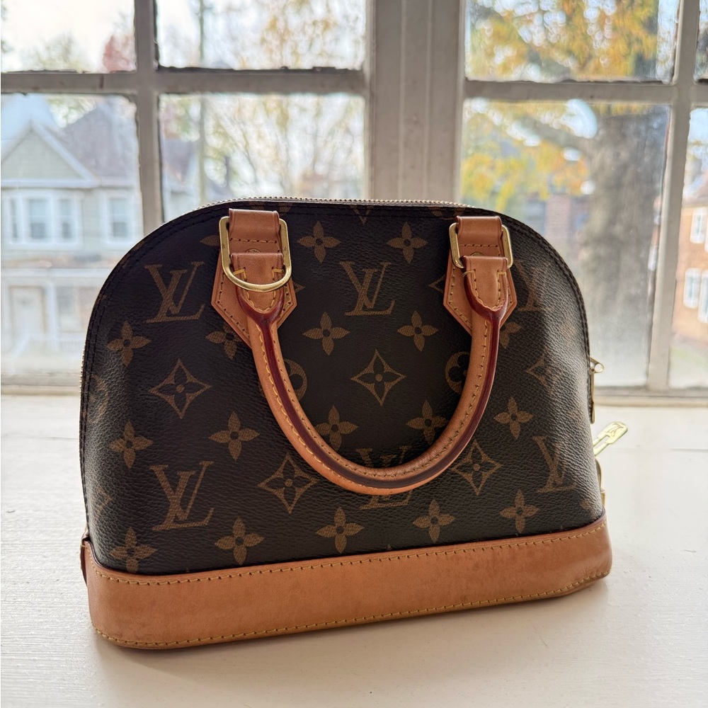 Louis Vuitton Alma BB — Monogram Canvas, Vachetta Leather